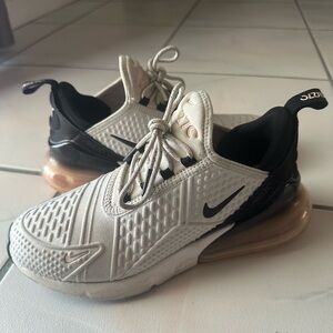 Nike Air Max 270 Size 7.5